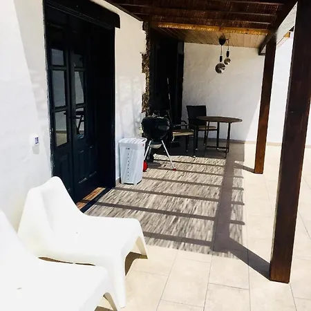 Felix Met Private Pool!