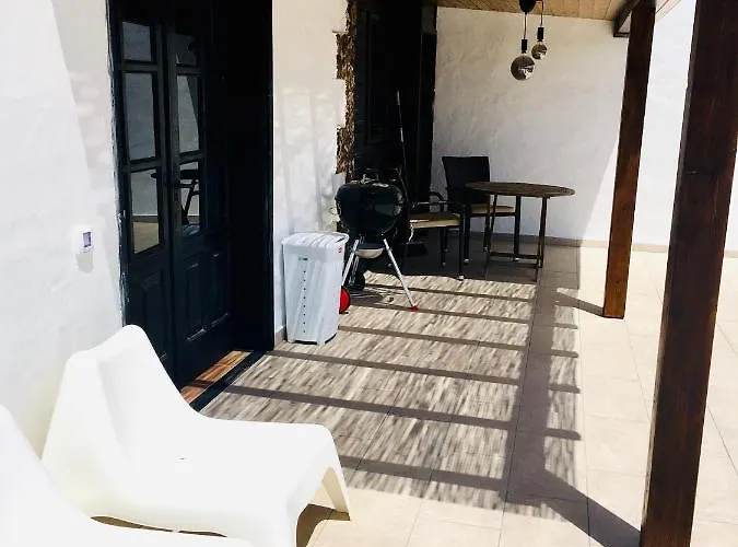 Felix Met Private Pool!