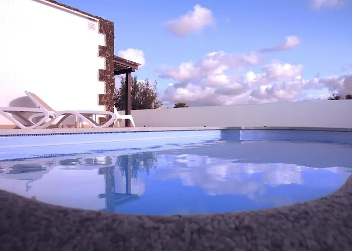 Felix Met Private Pool! * לאחארס