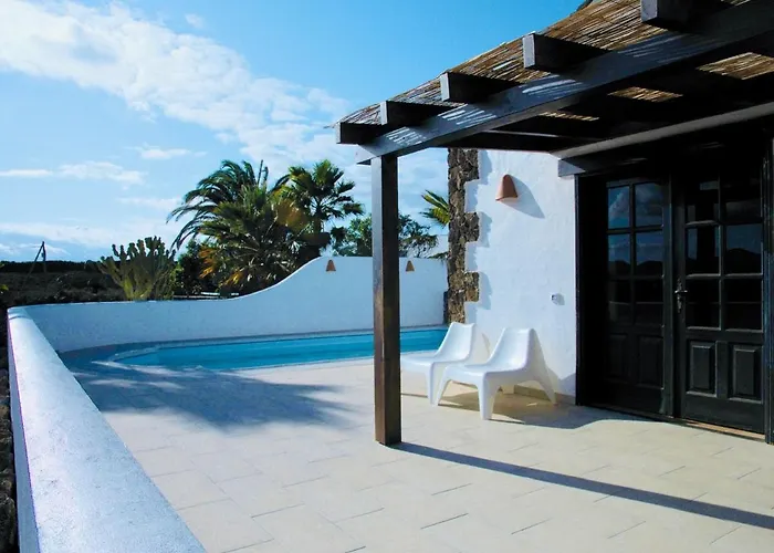 Felix Met Private Pool! فيلة لاجاريس